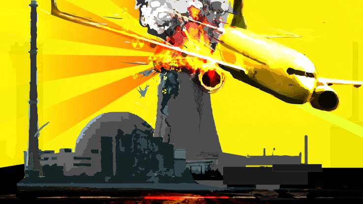  Collage: Ein Jumbojet bringt, im Absturz begriffen, mit einer seiner Tragflächen einen von zwei Reaktorkühltürmen zum Einsturz; im entweichenden Wasserdampf der Kühltürme erscheinen „Radioaktiv“-Zeichen.